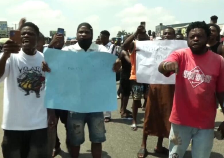 Youths Protest Hardship, Ground Benin-Lagos Expressway
